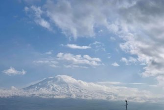 Podhůří Ararat | Kluci dostali od vojáků roušky