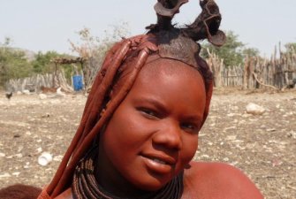 Namibie: žena kmene Himba – Oryx – Lev – NP Etosha