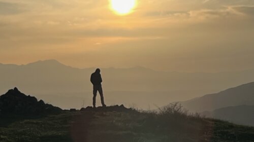 Jezero Sevan a zastávka na oběd ve městě Gladzor