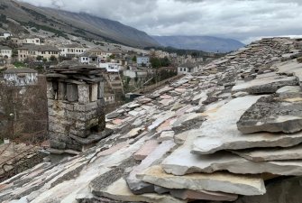 město Gjirokastër