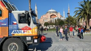 Trajda před Aya Sofia