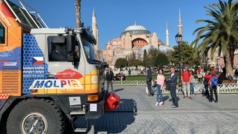 Trajda před Aya Sofia